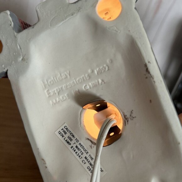 Holiday Expressions Lighted Church House 1992 Dickens Collectables Porcelain - Picture 8 of 8